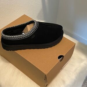 Brand New Authentic UGG Tasman Black size 8